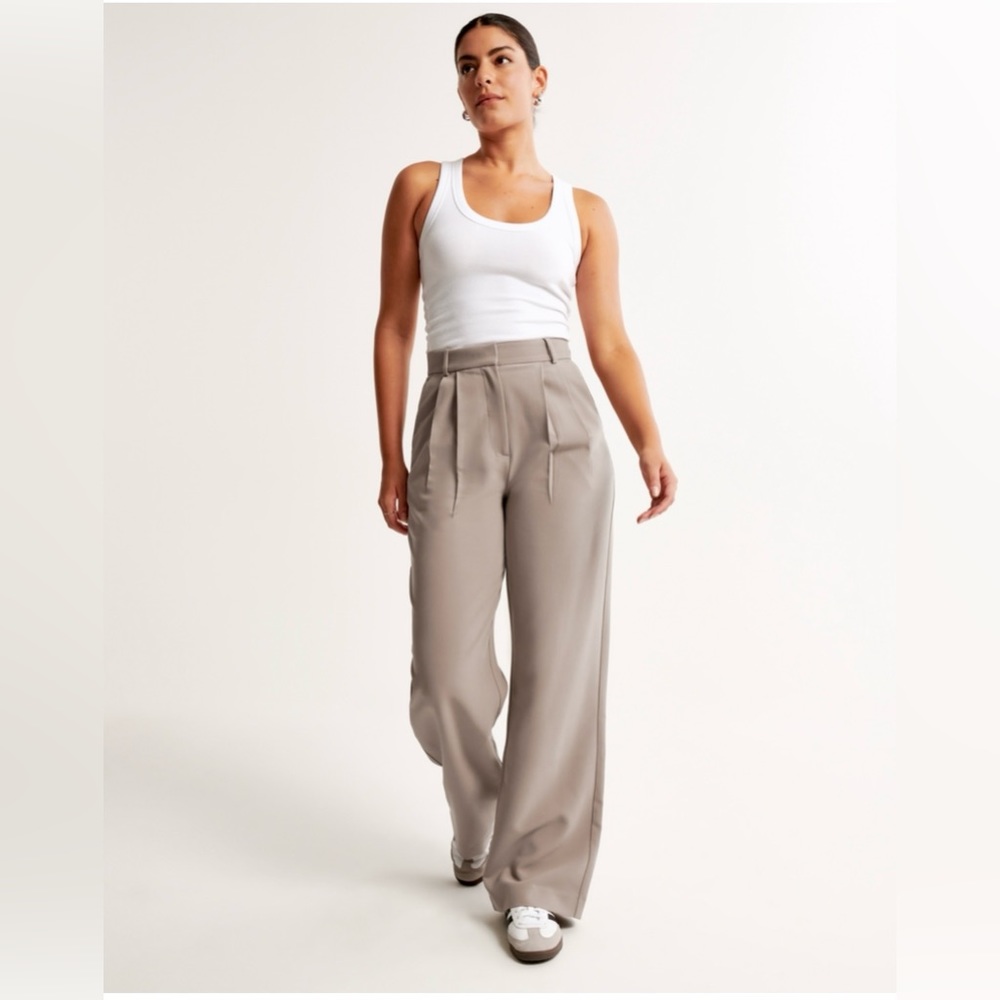 BNWT SOLD OUT, A&F Light brown Curve Love Sloane Tailored Pant 26 L